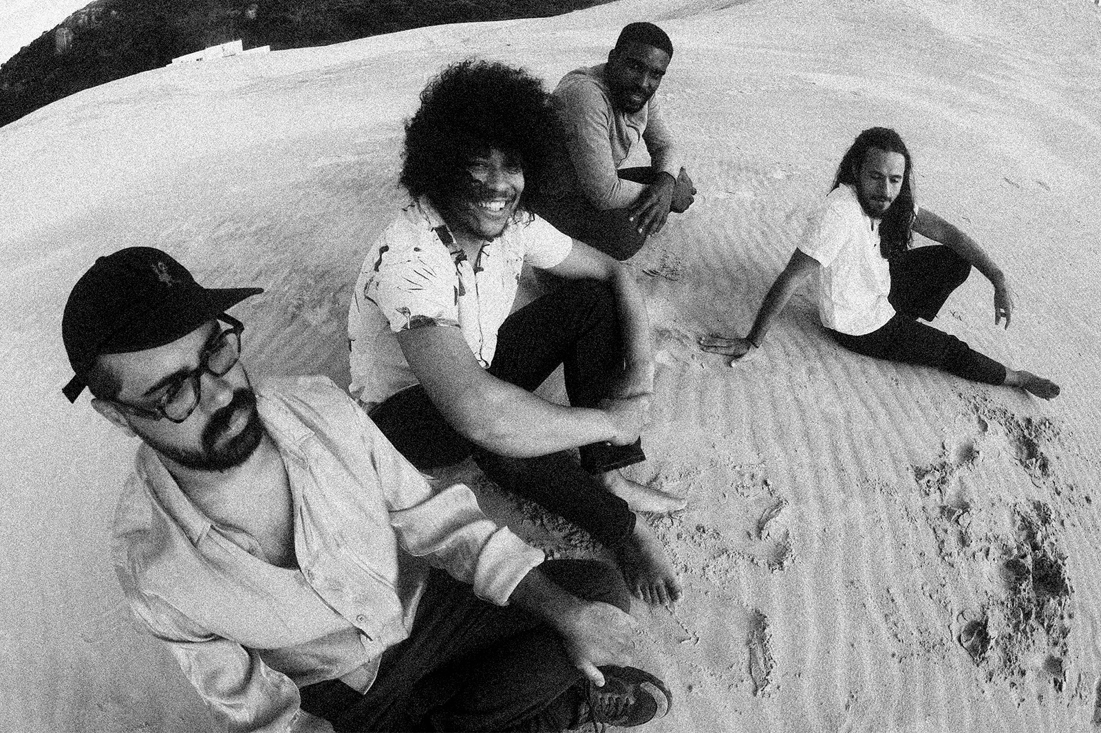 Boogarins — Psych / Rock
