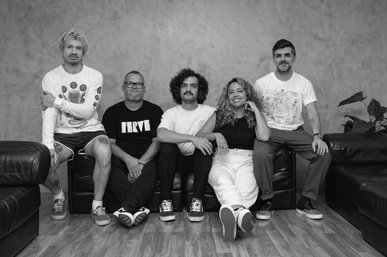 Camarones Orquestra Guitarrística — Rock Instrumental / Surf